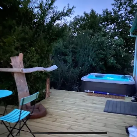 68 M2 Avec Piscine Et Jacuzzy 펜션 *