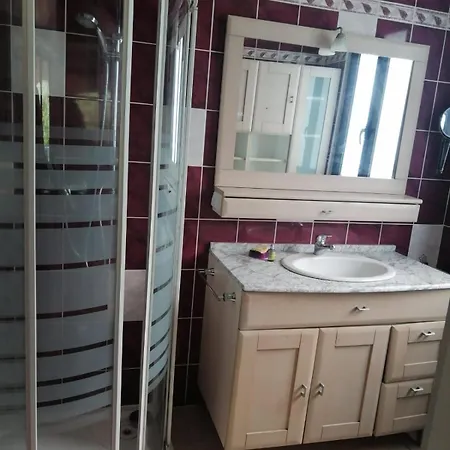68 M2 Avec Piscine Et Jacuzzy