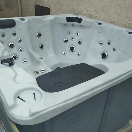 Ferienhaus 68 M2 Avec Piscine Et Jacuzzy *